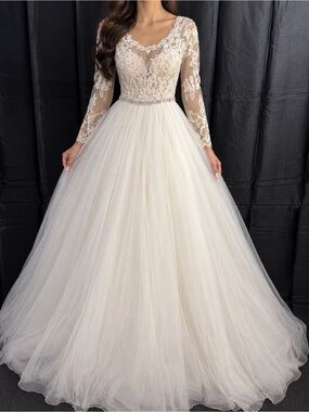 Vendor DC Long Sleeve Lace Tulle Wedding Dress Style DC-591 Ivory/Nude Size 10